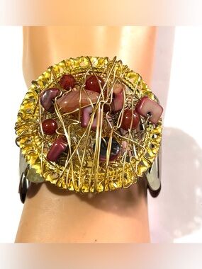 Gold-Tone Wire Cluster Bracelet with Pink & Red Beads